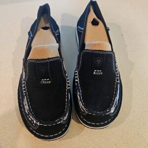 Ariat slip on Cruisers